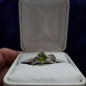 Peridot/sterling silver ring